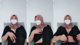 Bokep Indo Elsa Hijabers Gemoy Colok Meki Dikit Host Perawan Viral