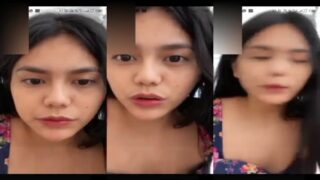 Bokep Indo VCS Cewek Tocil Seorang Tiktokers Ngangkang Omek Bulu Lebat