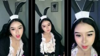 Helena Jilat Uting Nenennya Sendiri